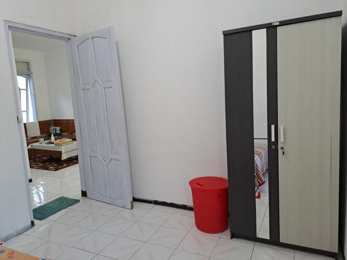 Indo Homestay Malang Zewnętrze zdjęcie